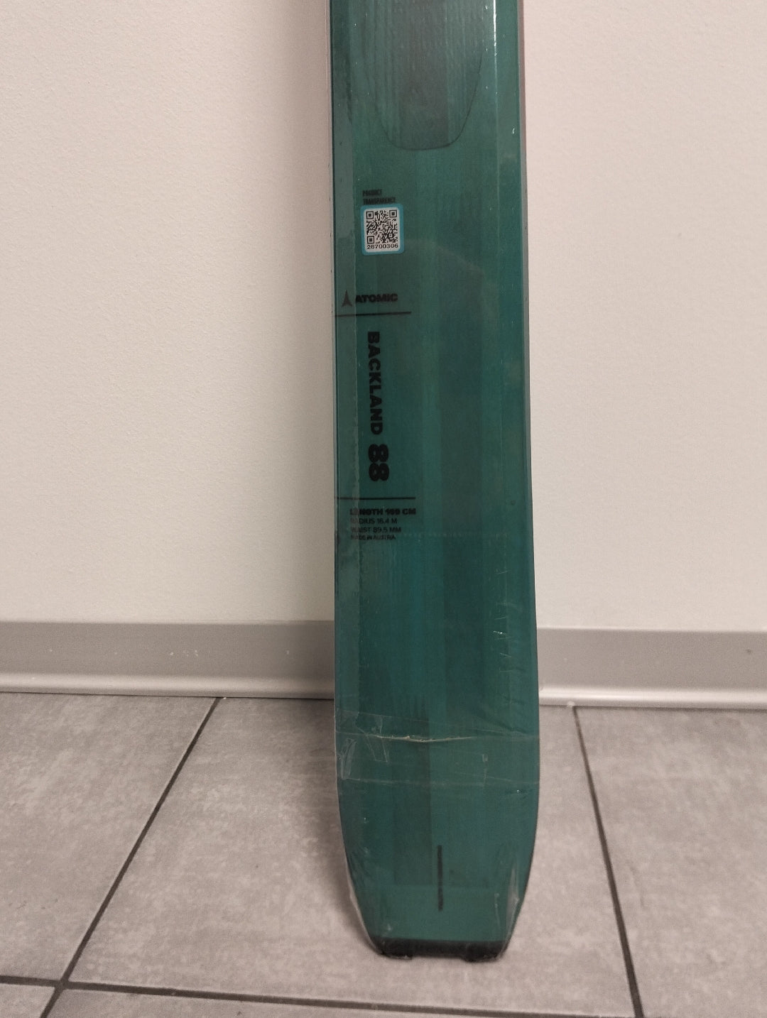 Sci nuovi Atomic Backland 88 169cm con attacchi e pelli