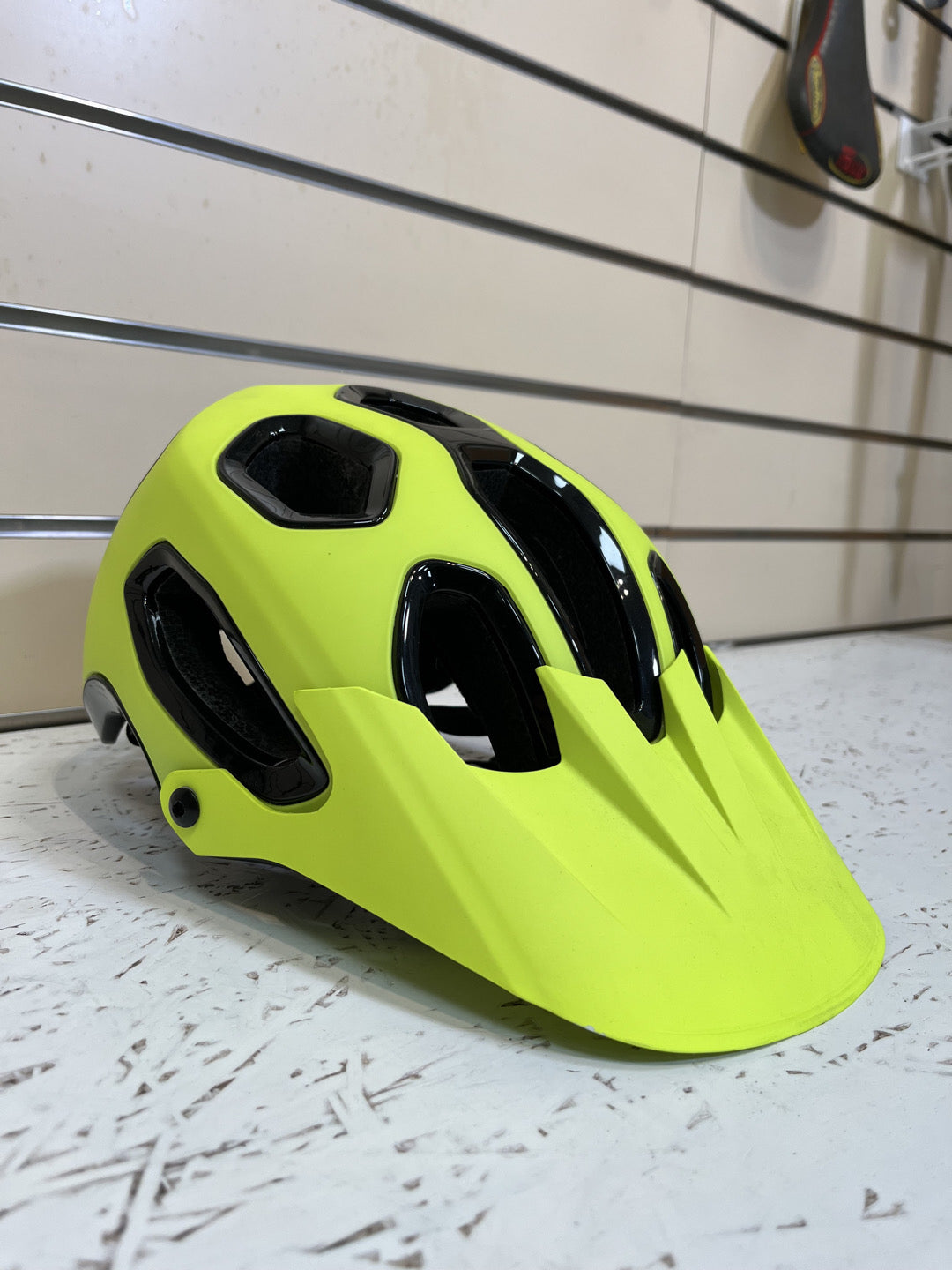 Casco MTB Cannondale nuovo tg. L-XL