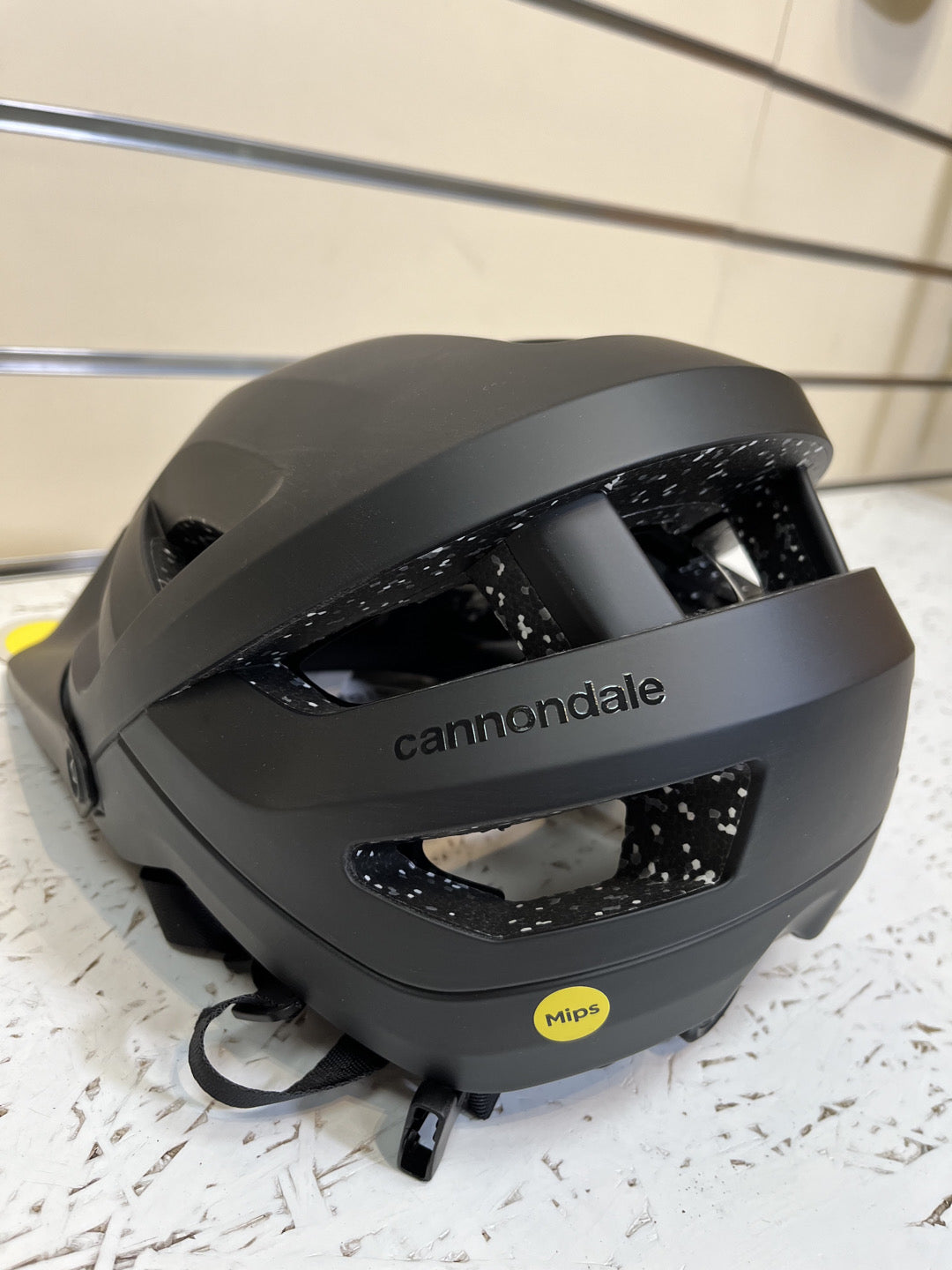Casco MTB Cannondale Tract nuovo tg. 59-63 cm
