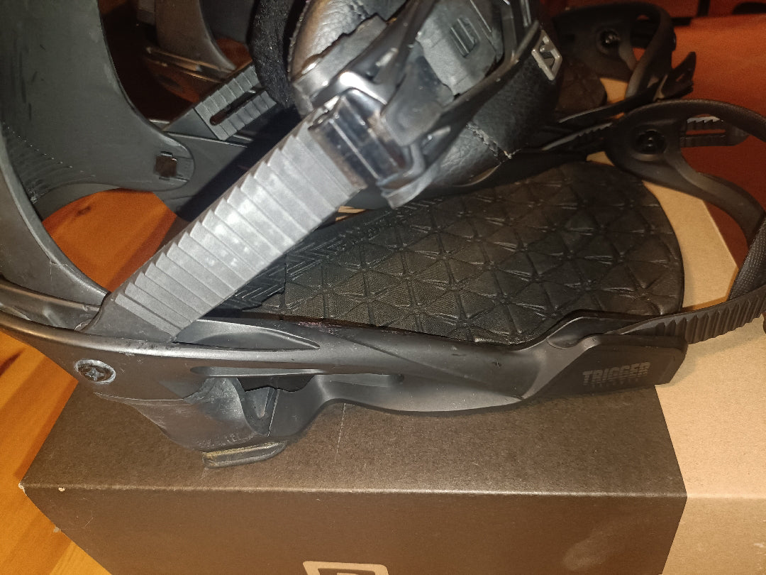 Attacchi snowboard Salomon trigger tg. L usati