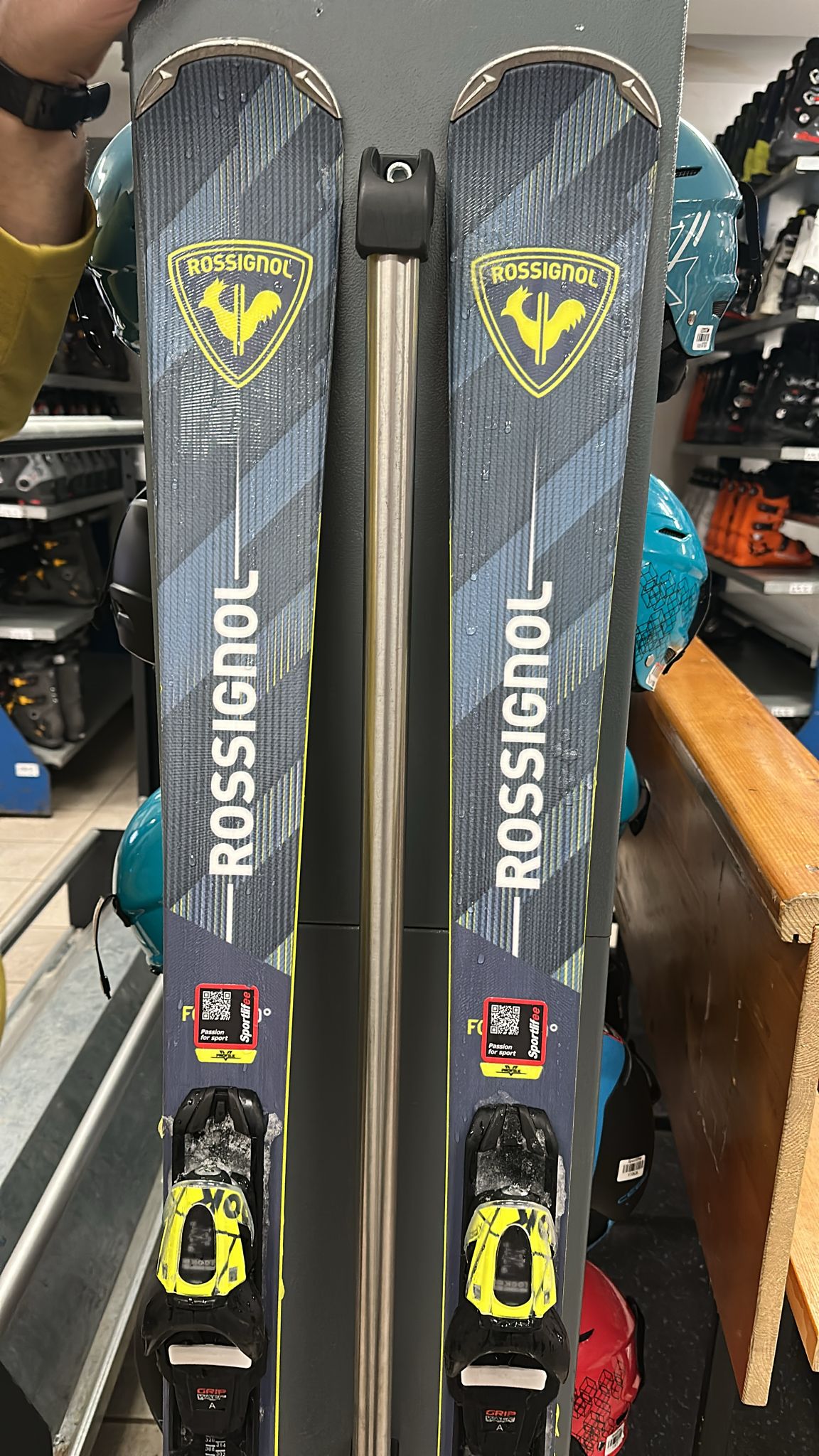 164cm Sci Rossignol Forza 40 + Xpress 11 GW 2026 usato