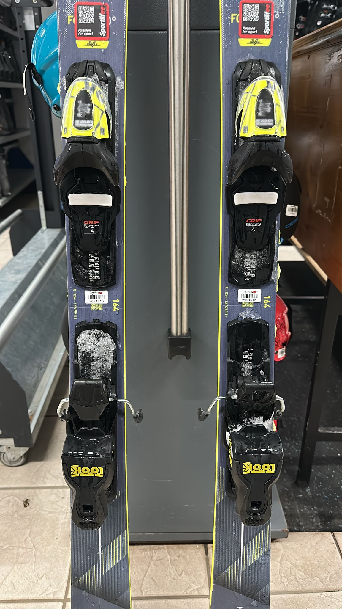 164cm Sci Rossignol Forza 40 + Xpress 11 GW 2026 usato