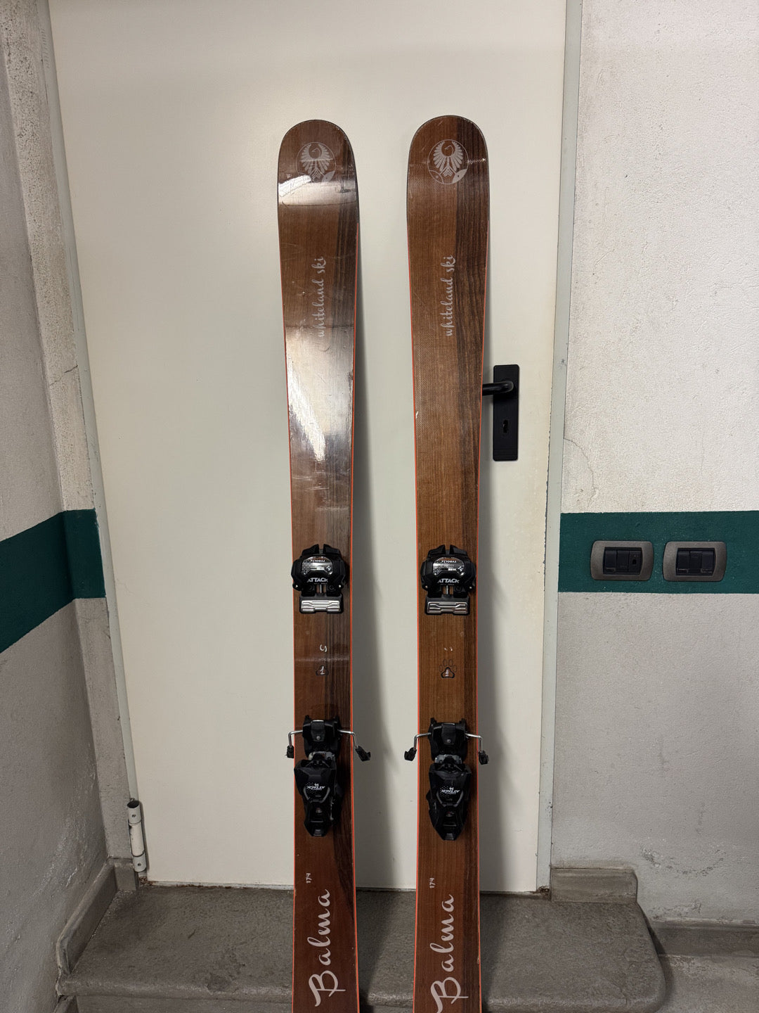 sci freeride/freestyle Whiteland Balma 174cm Tyrolia usati