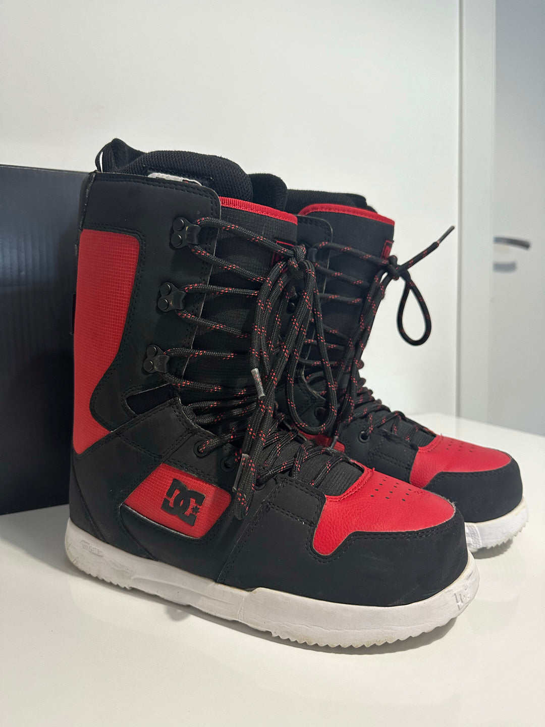 Scarponi Snowboard DC tg. 43 usati
