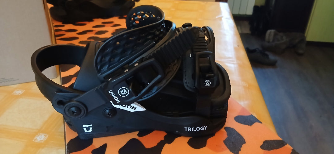 ATTACCHI SNOWBOARD UNION TRILOGY usati 2 volte