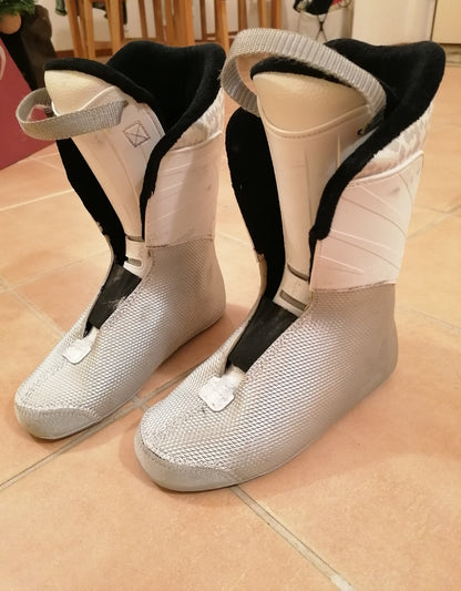 scarponi sci Atomic donna 70W Naws tg. 23.5-24 usati