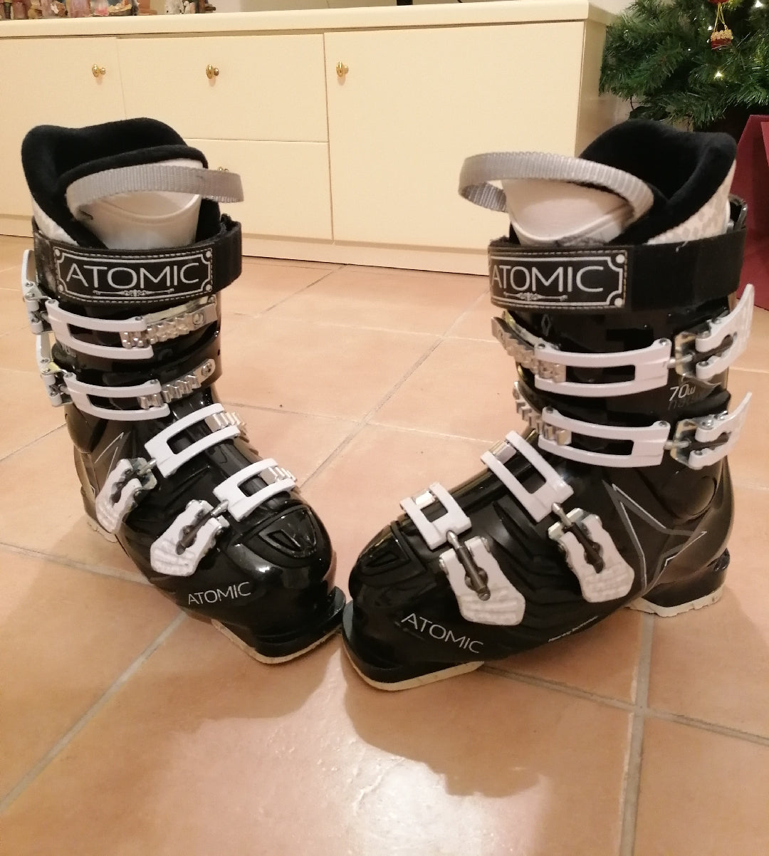 scarponi sci Atomic donna 70W Naws tg. 23.5-24 usati