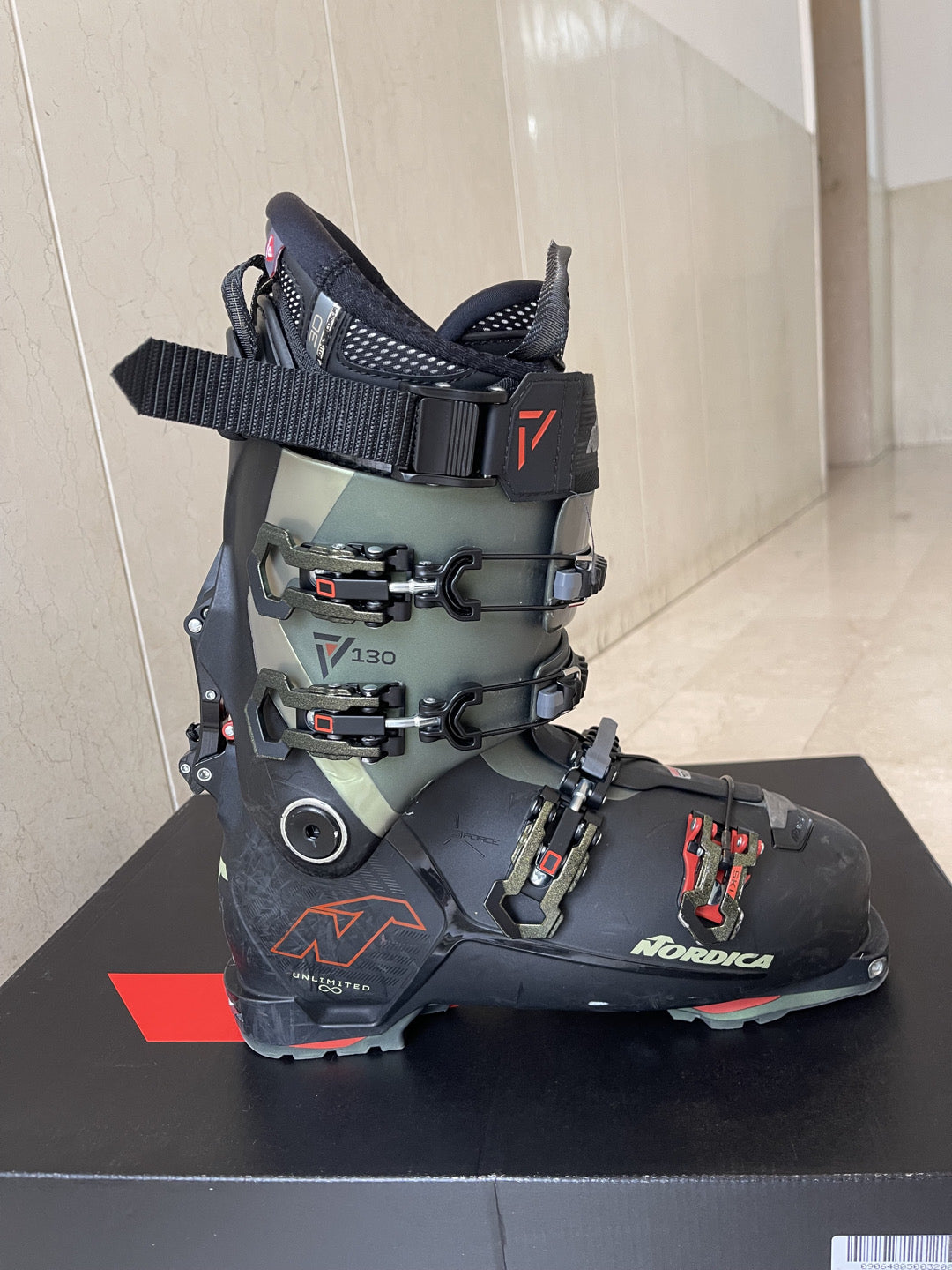 Scarponi sci Nordica Unlimited 130 DYN tg. 26.5 usati