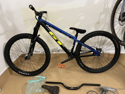 BICI DA DIRT JUMP, GT LA BOMBA