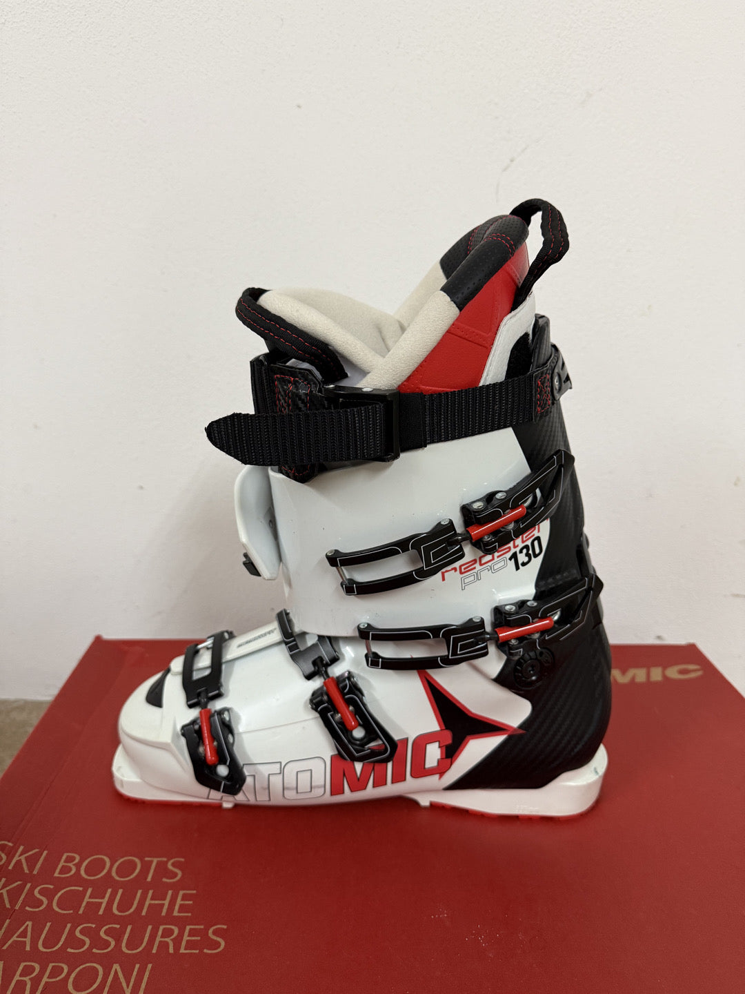 Scarponi sci Atomic Redster Pro 130 tg. 28-28.5 usati