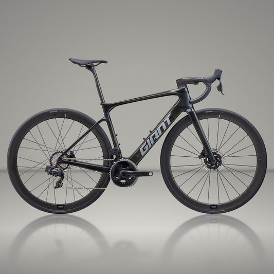 Giant Defy Advanced E+ 1 Elite 2025 usata — vista laterale