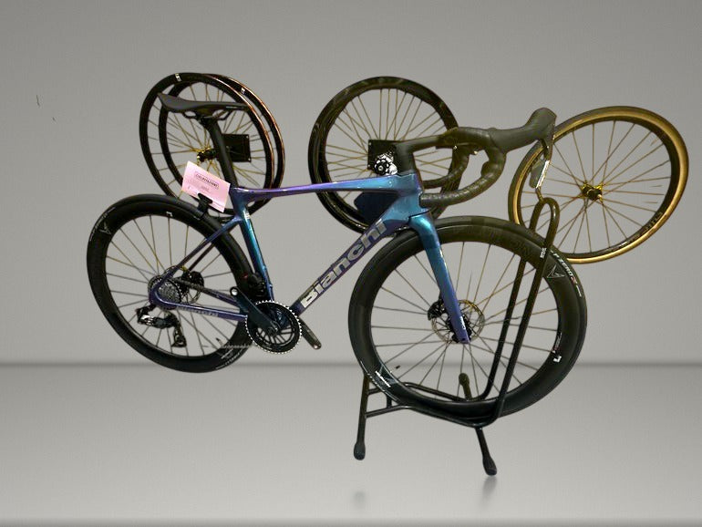 Bianchi Specialissima Pro 2025 usata — vista laterale