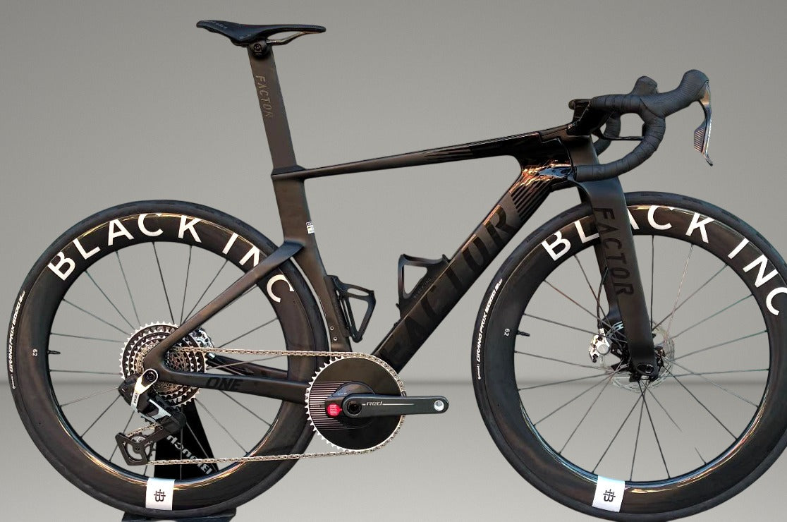 Factor One - Premium 2026 usata — vista laterale