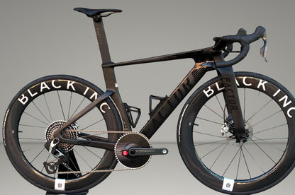 Factor One - Premium 2026 usata — vista laterale