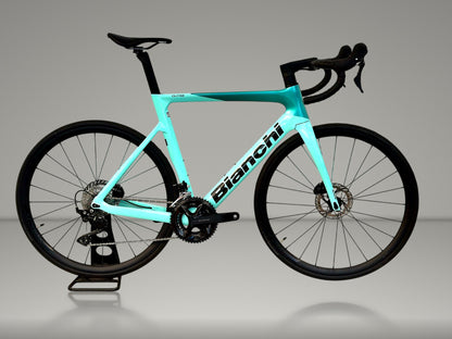 Bianchi Oltre Race 2025 usata — vista laterale