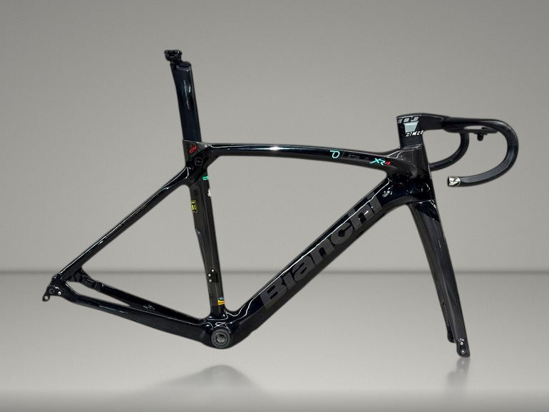 Bianchi Oltre Xr4 2023 usata — vista laterale