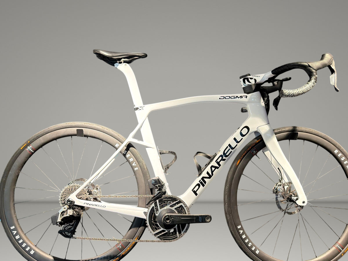 Pinarello Dogma X 2026 usata — vista laterale