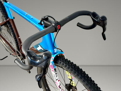 3T Exploro 2024 usata — vista laterale