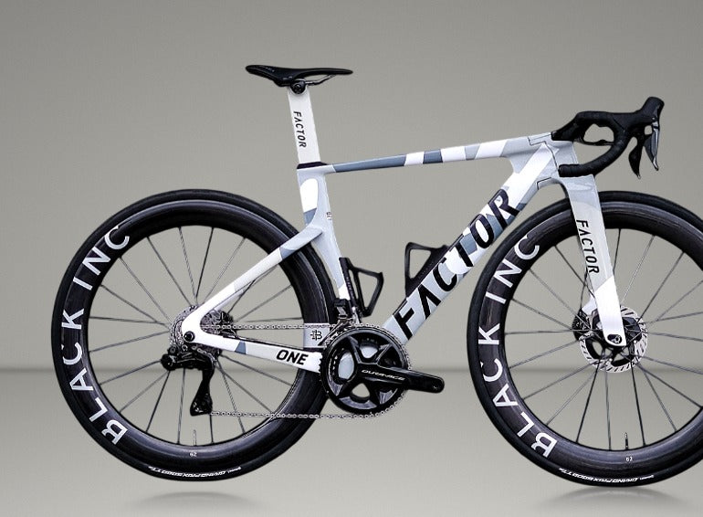 Factor One - Premium 2026 usata — vista laterale