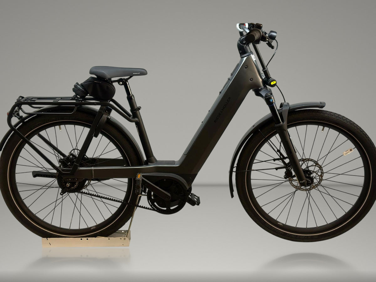 Riese & Müller Nevo Vario 2025 usata — vista laterale